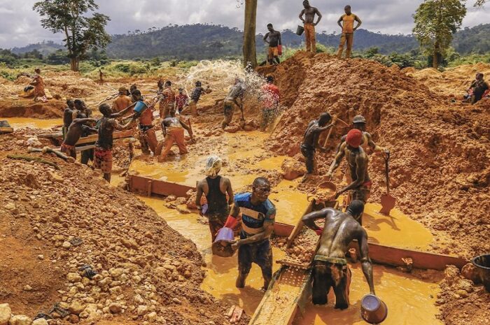 The Chinese Factor: Chinese Migration for Artisanal Small-scale Gold Mining in Ghana