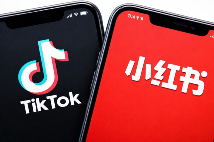 As the World Falls Apart, Social Media Brings PeopleTogether